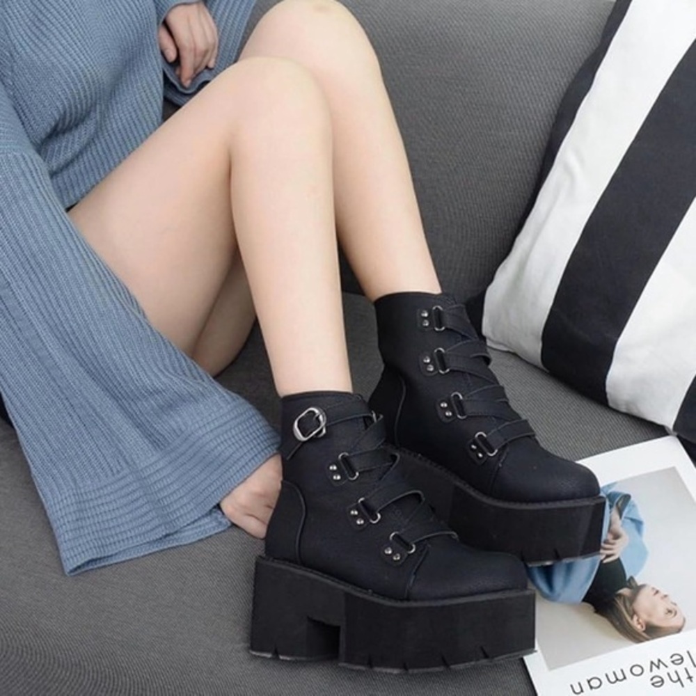 Y2K/punk/goth Platform Strap up Ankle Boots - Chunky Lug Sole *BRAND NEW! Euro39